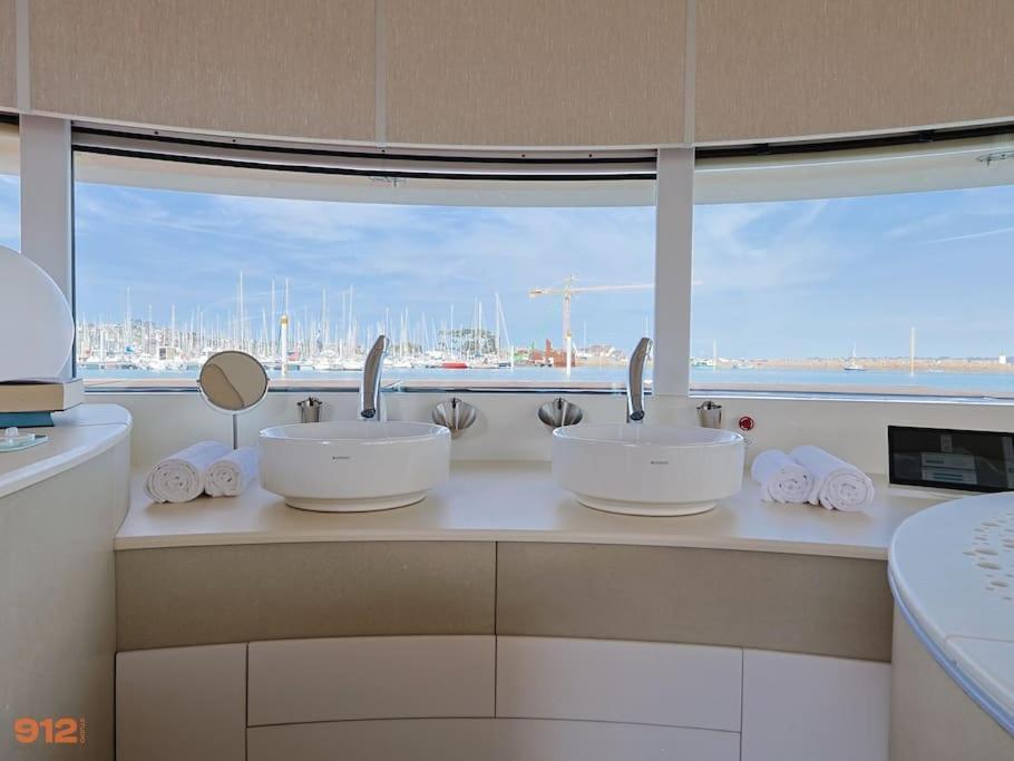 Anthenea Suite Hoteliere Flottante Perros-Guirec Exterior foto