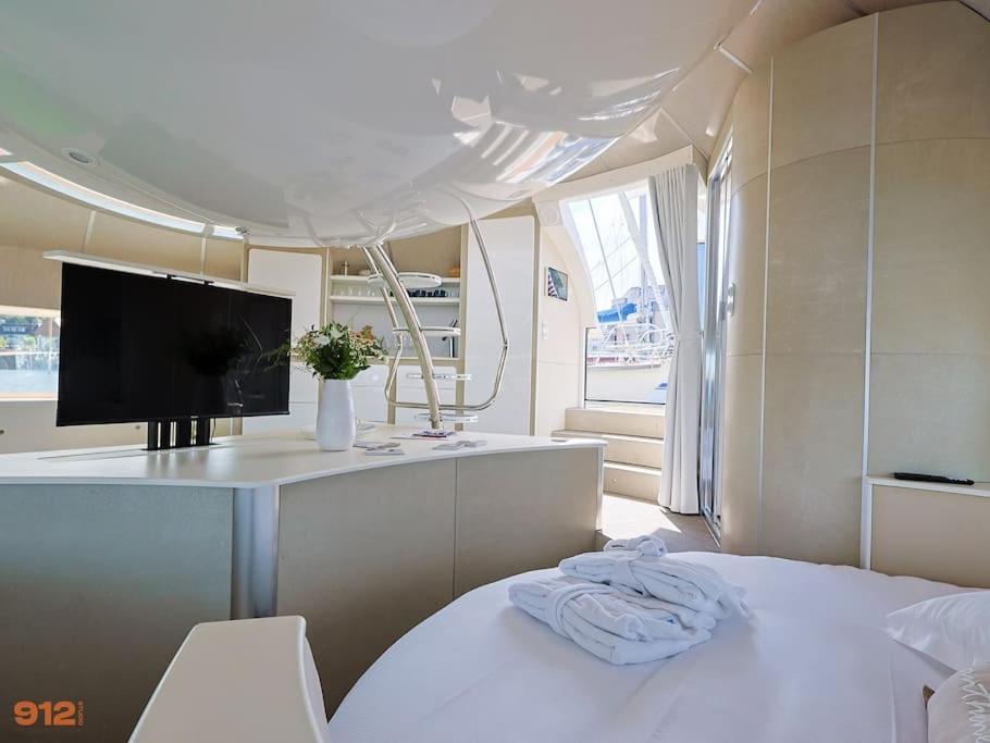 Anthenea Suite Hoteliere Flottante Perros-Guirec Exterior foto